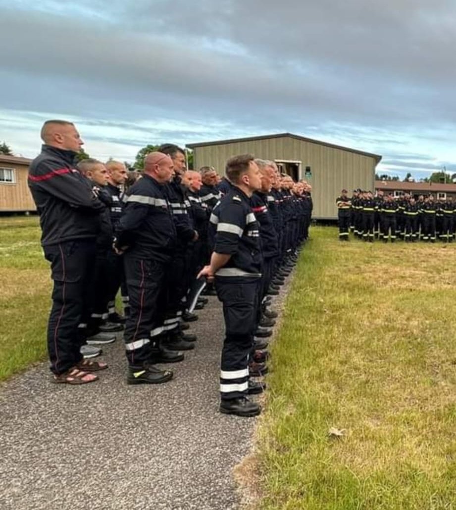 Bourbaki_pompiers tweet media