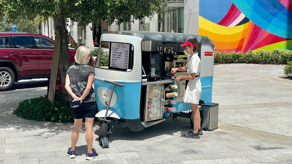 iLovetheBurg's tweet photo. Café Tuk Tuk, a European-inspired espresso cart, opens downtown ☕️ >> https://t.co/nGcpsXUGIc https://t.co/7y0dAO3QIh