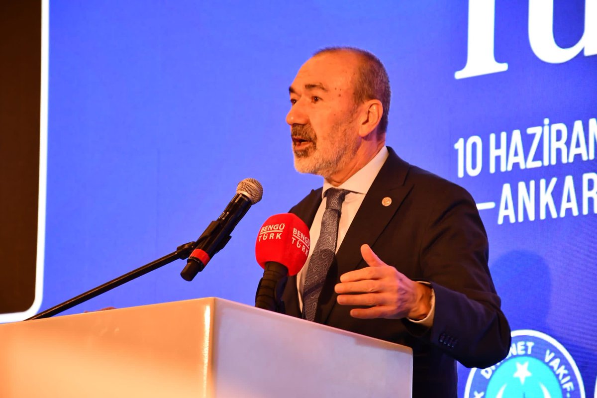 yasaryldrmMHP's tweet photo. "Türk Yüzyılı'na Biz de Varız" temasıyla
1.Olağanüstü Genel Kurulu’nu gerçekleştiren @Kamu_Sen’in genel kurulunda memur kardeşlerimizle buluştuk.
Türkiye’nin kazanımlarının, yarınlarımızı inşa edeceğini hep birlikte ifade ederek, yarınları birlikte kurmak için sözleştik. 
Yeniden genel başkanlığa seçilen @OnderKahveci’yi tebrik eder, yetkili kurullarda görev alan tüm kardeşlerimize başarılar dilerim. 
Var olsun birliğimiz,
Var olsun Teşkilat!