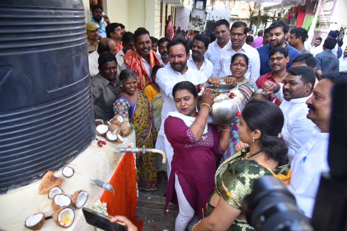 People's Leader 🙏🏻🙏🏻🙏🏻Hon'ble Union Minister for Culture, Tourism & Development Sh @kishanreddybjp Ji Inaugurated a new borewell at Kurma Basti, Nampally Assembly Constituency, #Hyderabad #kishanreddy