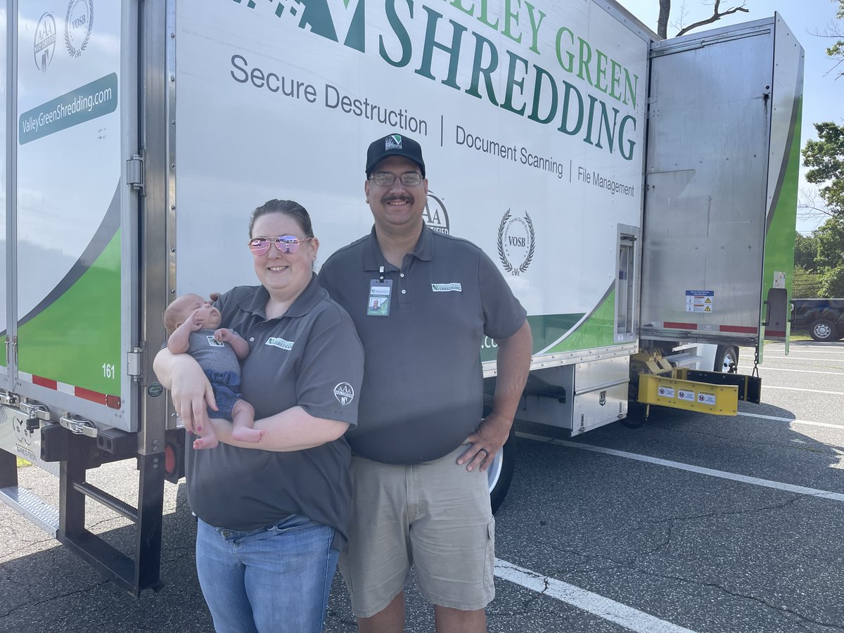 ValleyGrnShred's tweet photo. Agawam's shredding event is here! Valley Green Shredding invites families to join us for a secure shredding experience and family fun. 🎉👨‍👩‍👧‍👦♻️ #FamilyFun #ShreddingCommunity https://t.co/ANpzhptMQX