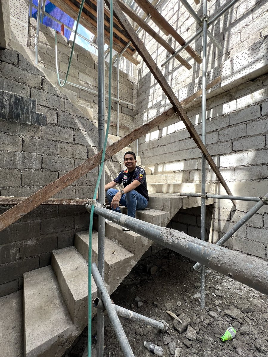reiipes's tweet photo. Learning a lot about construction 🏡 https://t.co/mk8iE9mKbP