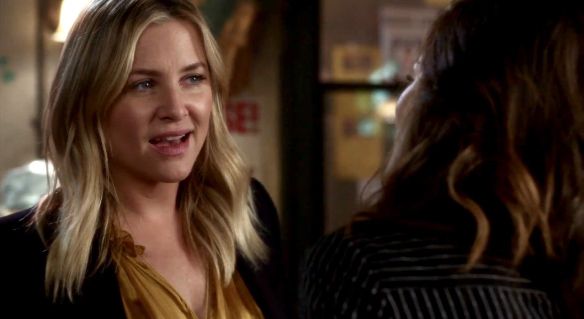 badpostarizona's tweet photo. there’s no one like arizona robbins https://t.co/8bBu9NnnU3