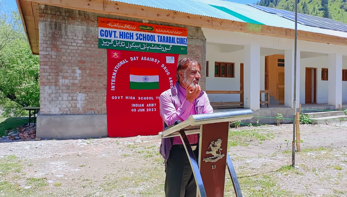 AlamDar1917's tweet photo. INTERNATIONAL DAY AGAINST DRUG ABUSE
#IndianArmy Conducted an Awareness Campaign About #DrugAbuse at Govt High School, #Tarabal. RMO and Teachers Spoke the #Students about #DrugAbuse with Aim of #Educating the #Students about the Dangers of using #DrugsAbuse Amongst the #Youth. https://t.co/TCoMm3iB85