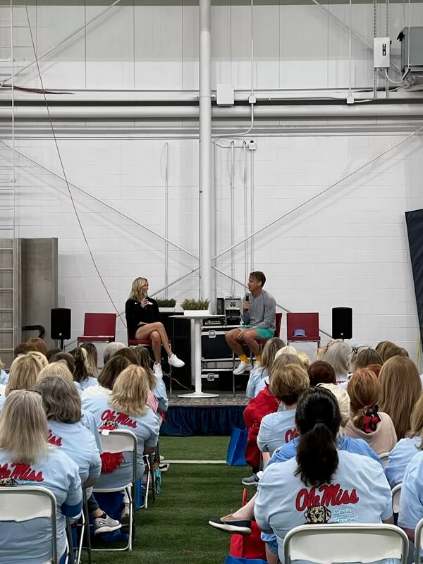 Lane_Kiffin's tweet photo. ⁦@OMLadiesForum⁩ https://t.co/YECAlHWNNa