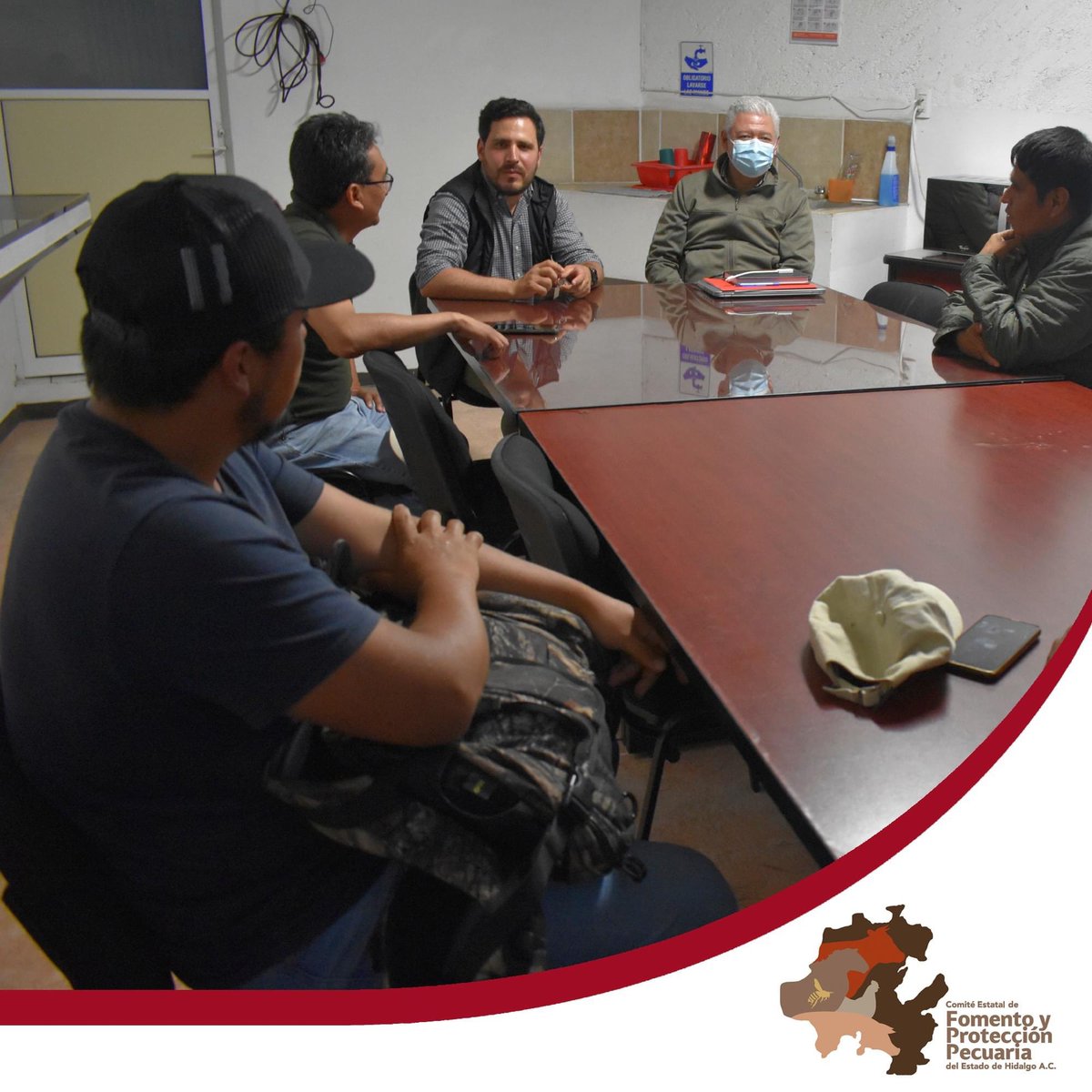 cefpphidalgo's tweet image. Se capacitó a personal de campo de las Campañas de Rabia y Varroasis, con el tema formación de capacitadores ejecutivos, con el objetivo de que las pláticas que realizan a productores sean de más fácil comprensión y la información se convierta en un conocimiento aplicable.