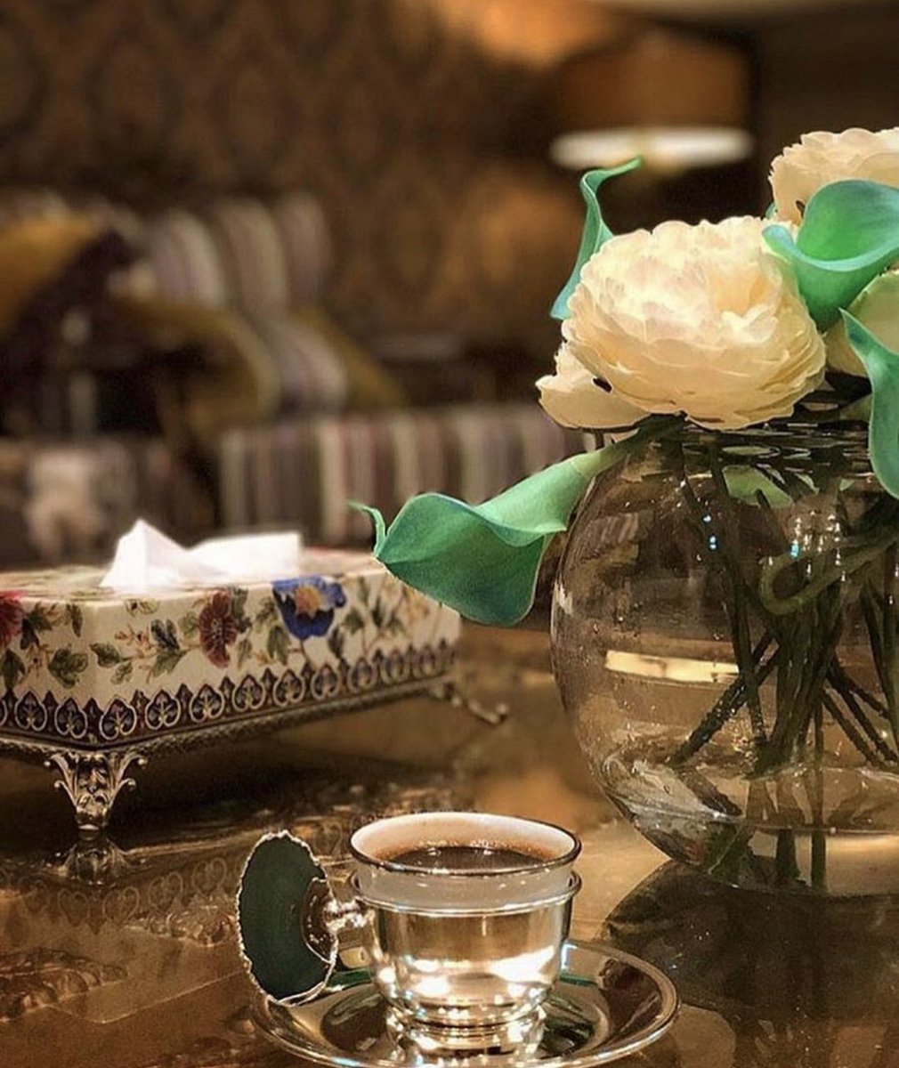 bandar6661's tweet photo. لو تجيني بالمساء والليل داكن                                                                               نور وجهك يقلب الظلمات ضيّ . https://t.co/v3wAJPLzQ8