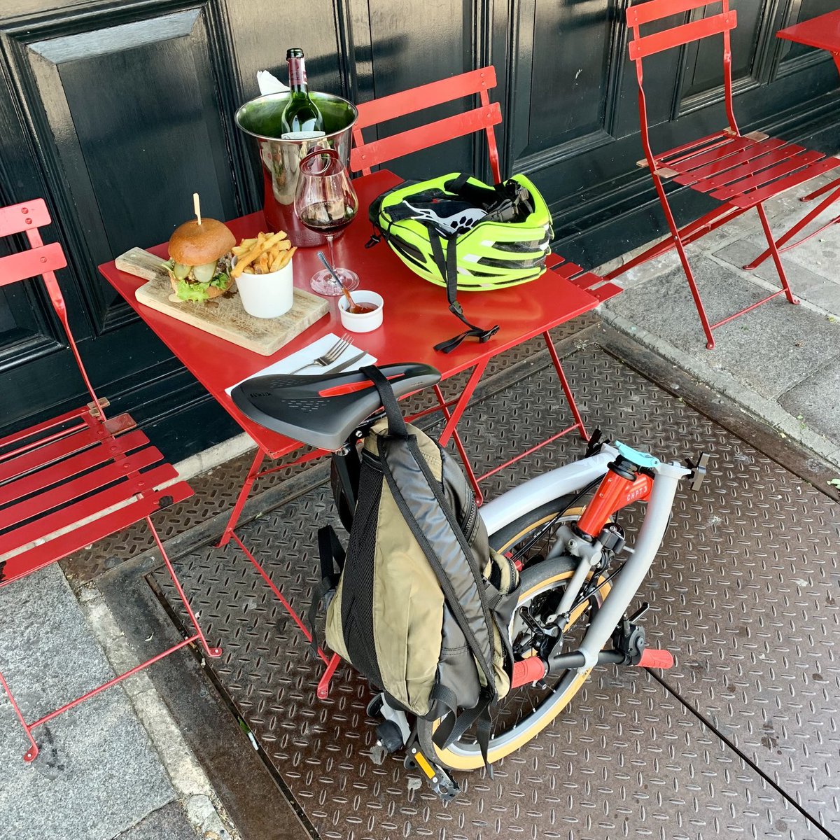 Saturday bike ride Archway. 
.
.
.
#wine #instawine #vin #vinho #wein #vino #rioja #spanishwine #vinoespañol #tempranillo #riojareserva #viñatondonia #finewine 
#bromptonchpt3 #chpt3 #chpt3v4 #mybrompton #brompton #londoncycling #bromptonlondon