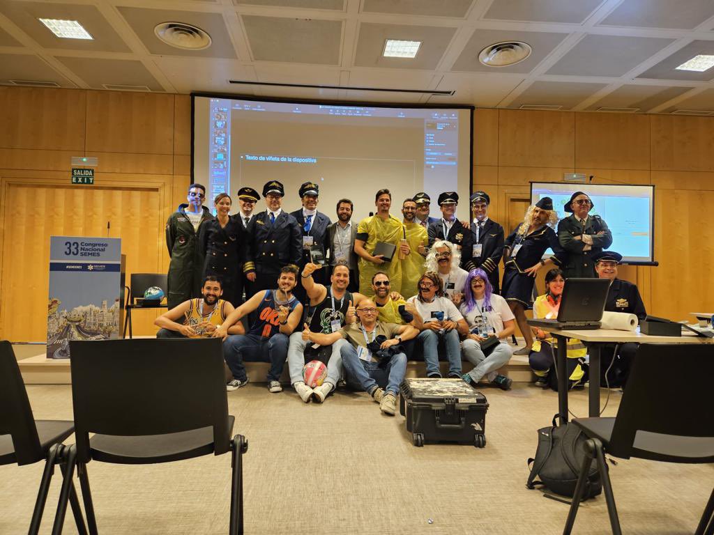 JJ_Zafra's tweet photo. Gran desarrollo del #Torneo de #ecografia @ecoSEMES_ dentro del Congreso @SEMES_ #SEMES2023 con unos ganadores que revalidaron su título. Un placer haberlo compartido con mis compañer@s. @TomasVillen @Campo_73R @IvanArtedo05 @luiscamposcau @elferreiro78 Jota Jaldun 
Y xa muestra: https://t.co/uFhJueDRau