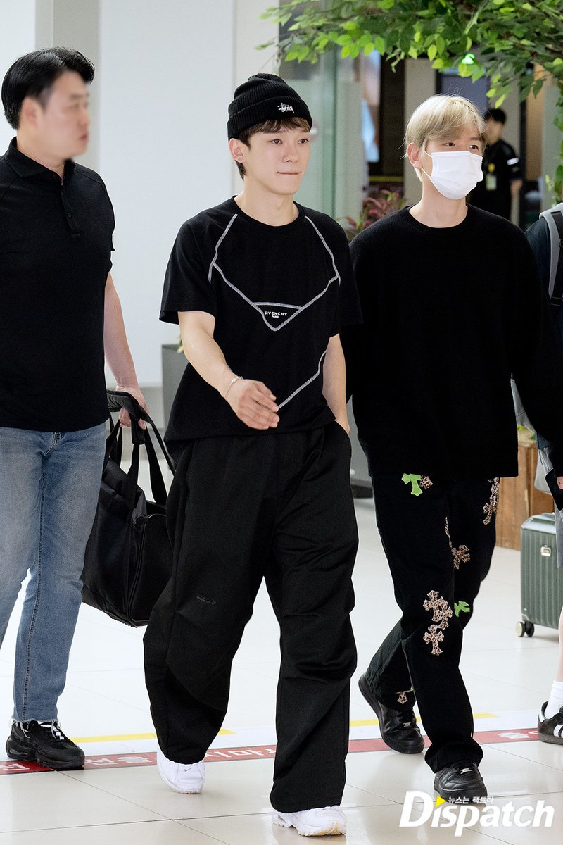 chen_brazil's tweet photo. [#NEWSPIC] 10.06.23 | Chen no aeroporto de Gimpo na Coreia

Cr.: Dispatch

#CHEN #첸 #김종대 #EXO #엑소 https://t.co/ky87KZsgWY