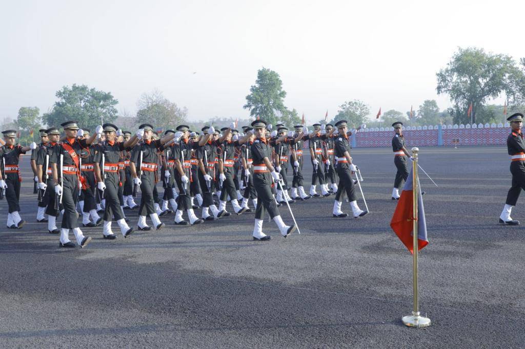 Defence_Nation's tweet photo. #OTAGaya : 82 Gentlemen Cadets including 10 from Friendly Foreign Countries passed out today from the hallowed portals of #OTA during an impressive Passing Out Parade. 🇮🇳⚔️

#IndianArmy #Gaya #YoungOfficers #POP2023 #JaiHind #DefenceNation https://t.co/hhyZm9oarh