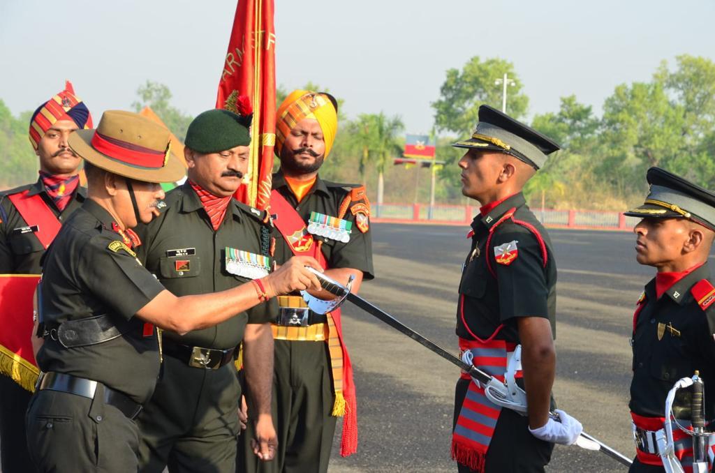 Defence_Nation's tweet photo. #OTAGaya : 82 Gentlemen Cadets including 10 from Friendly Foreign Countries passed out today from the hallowed portals of #OTA during an impressive Passing Out Parade. 🇮🇳⚔️

#IndianArmy #Gaya #YoungOfficers #POP2023 #JaiHind #DefenceNation https://t.co/hhyZm9oarh