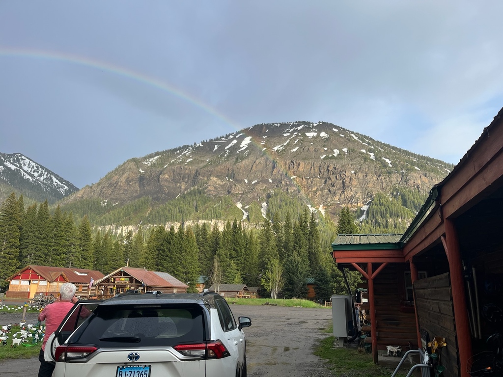 silvergate_MT's tweet photo. ... Cheers!!! To Real Magic &amp; A Wonderful Weekend!!! Photo Credit: Henry #silvergatemontana #silvergatelodging #silvergateguides #yellowstonenationalpark #yellowstonepledge #yellowstonenps #yellowstone #gnfacobs #nature #naturephotography #relax #unwind #experience #realmagic https://t.co/a9yTRmmBvv