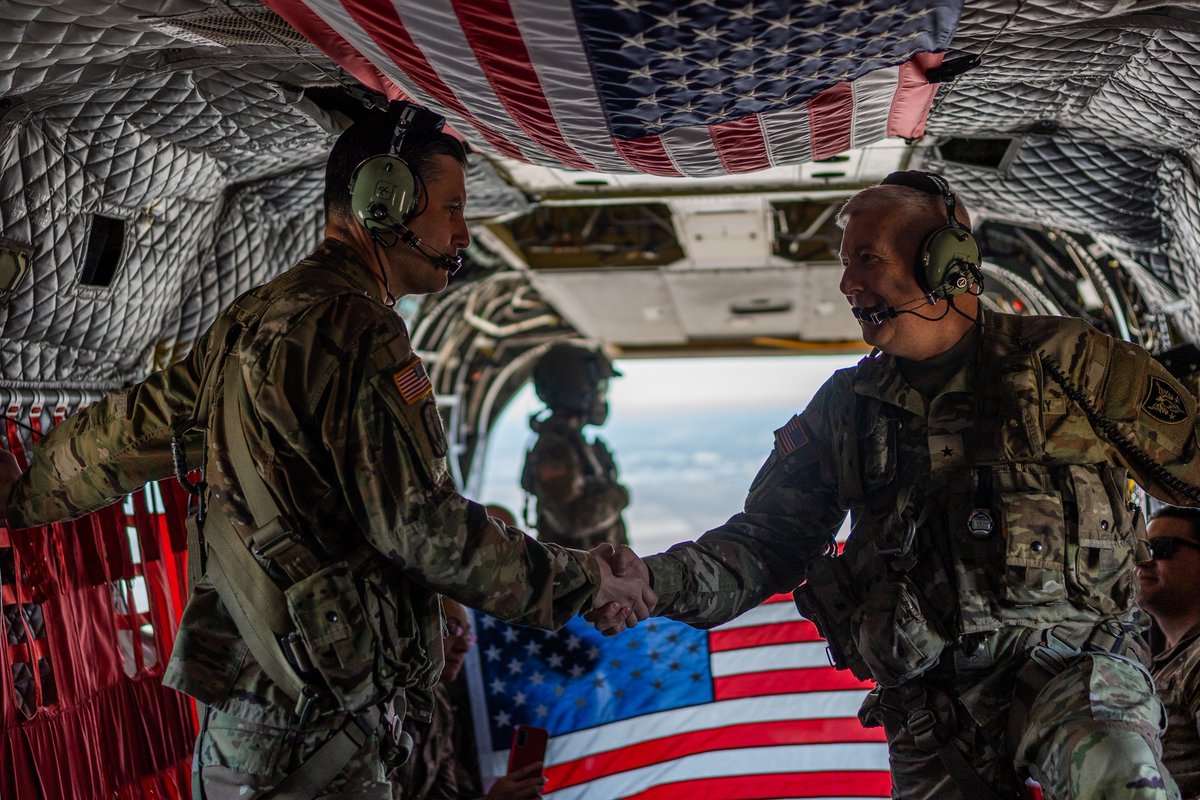 USArmyReserve's tweet image. Congratulations to Sgt. Russell Lodato from the 244th ECAB!
He recently reenlisted in Spain while supporting #SwiftResponse 23. The oath was administered by Army Reserve Aviation Command commanding general, Brig. Gen. Roger Deon Jr.

📸 Air Force 1st Lt. Katie Tamesis