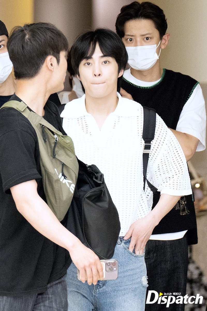 MinseokBrazil's tweet photo. [#NEWSPIC] 10.06.23 | Xiumin no aeroporto de Gimpo na Coreia

Cr.: Dispatch

#XIUMIN #시우민 #EXO #엑소 https://t.co/e59Y2i1MUF