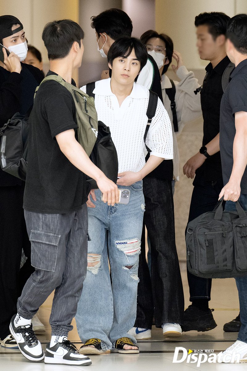 MinseokBrazil's tweet photo. [#NEWSPIC] 10.06.23 | Xiumin no aeroporto de Gimpo na Coreia

Cr.: Dispatch

#XIUMIN #시우민 #EXO #엑소 https://t.co/e59Y2i1MUF