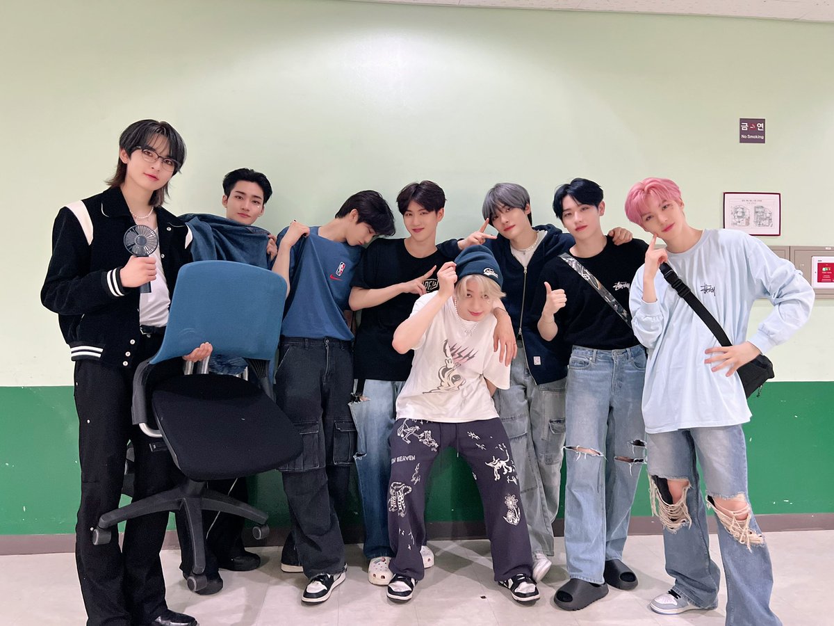 EPEX Official on Twitter: “[🎁] EPEX 1st FANCON DAY 1 🌤️ 🩵제니스를 행복하게 해주는