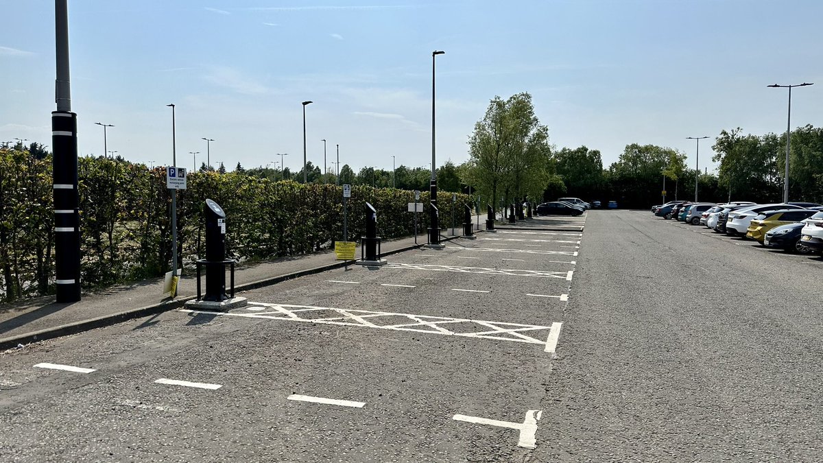 Dear <a href="/Edinburgh_CC/">The City of Edinburgh Council</a> not sure how much taxpayer money you invested in these <a href="/bppulseuk/">bp pulse</a> chargers at Ingliston Park and Ride, but you were ripped off. At the third charger and with a fourteen minute call to <a href="/ChargePlaceScot/">ChargePlace Scotland</a> I finally got a charge started.