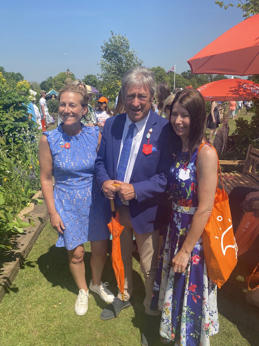Jules Lewis RGN MSc ππ¦’ (@juleslewis6) on Twitter photo Got to chat to Royalty today with <a href="/BruntonJackie/">#HellomynameisJackie</a> <a href="/goodgrieftrust/">The Good Grief Trust</a> #SitWithHope #PledgeaPlaque thank you <a href="/lindamagTV/">Linda Magistris OBE</a> π§‘βοΈπ€©πππ Got to chat to Royalty today with <a href="/BruntonJackie/">#HellomynameisJackie</a> <a href="/goodgrieftrust/">The Good Grief Trust</a> #SitWithHope #PledgeaPlaque thank you <a href="/lindamagTV/">Linda Magistris OBE</a> π§‘βοΈπ€©πππ