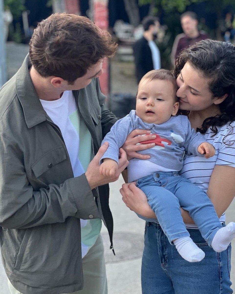 dört kelimelik destek tweeti

AşkaEsir AyBer