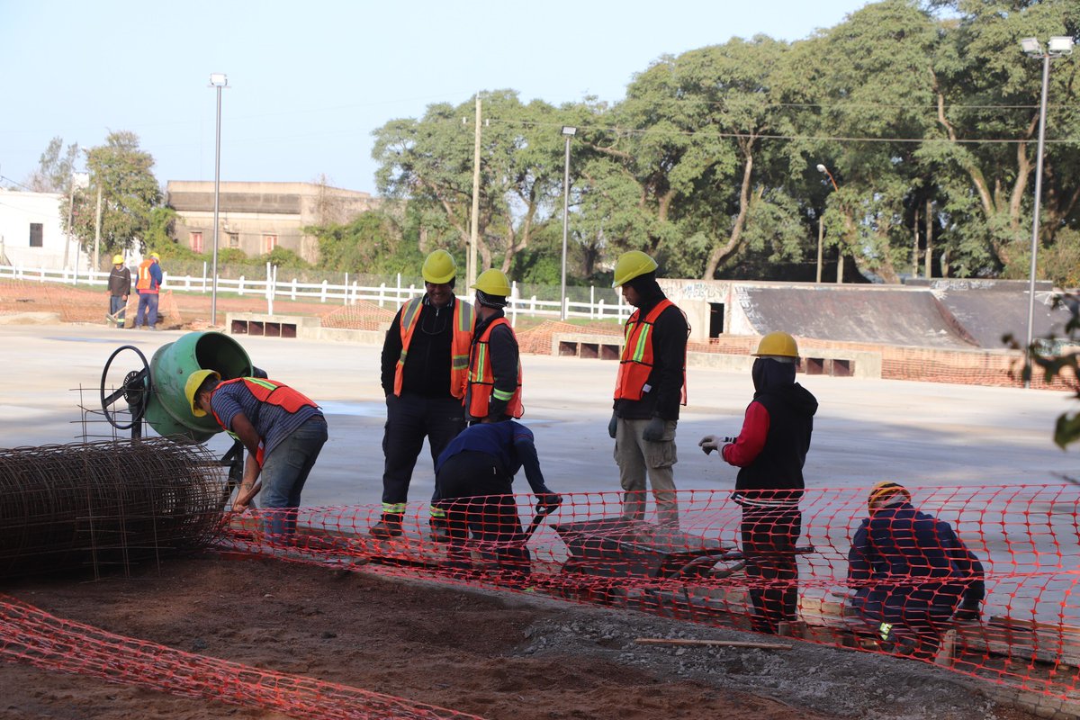 TREINTA Y TRES CAPITAL DEL DEPORTE.
Secretario de Presidencia, Álvaro Delgado destacó obra del Polo Deportivo que construye Gobierno de Treinta y Tres. En visita junto al Intendente Silvera, afirmó que T. y Tres se convertirá en la capital del deporte.
#Gobiernodetreintaytres.