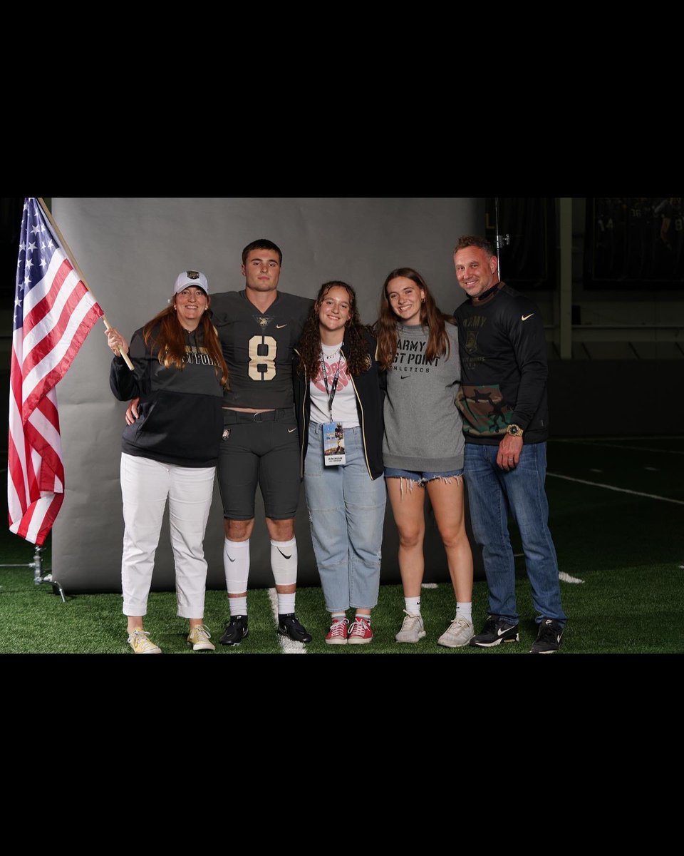 24AsherWilson's tweet photo. Thank you Westpoint for your hospitality on my visit. Had a great time and looking forward to the future here. @CoachBPowers @CoachJeffMonken #beatnavy https://t.co/RztS2R3Jmz