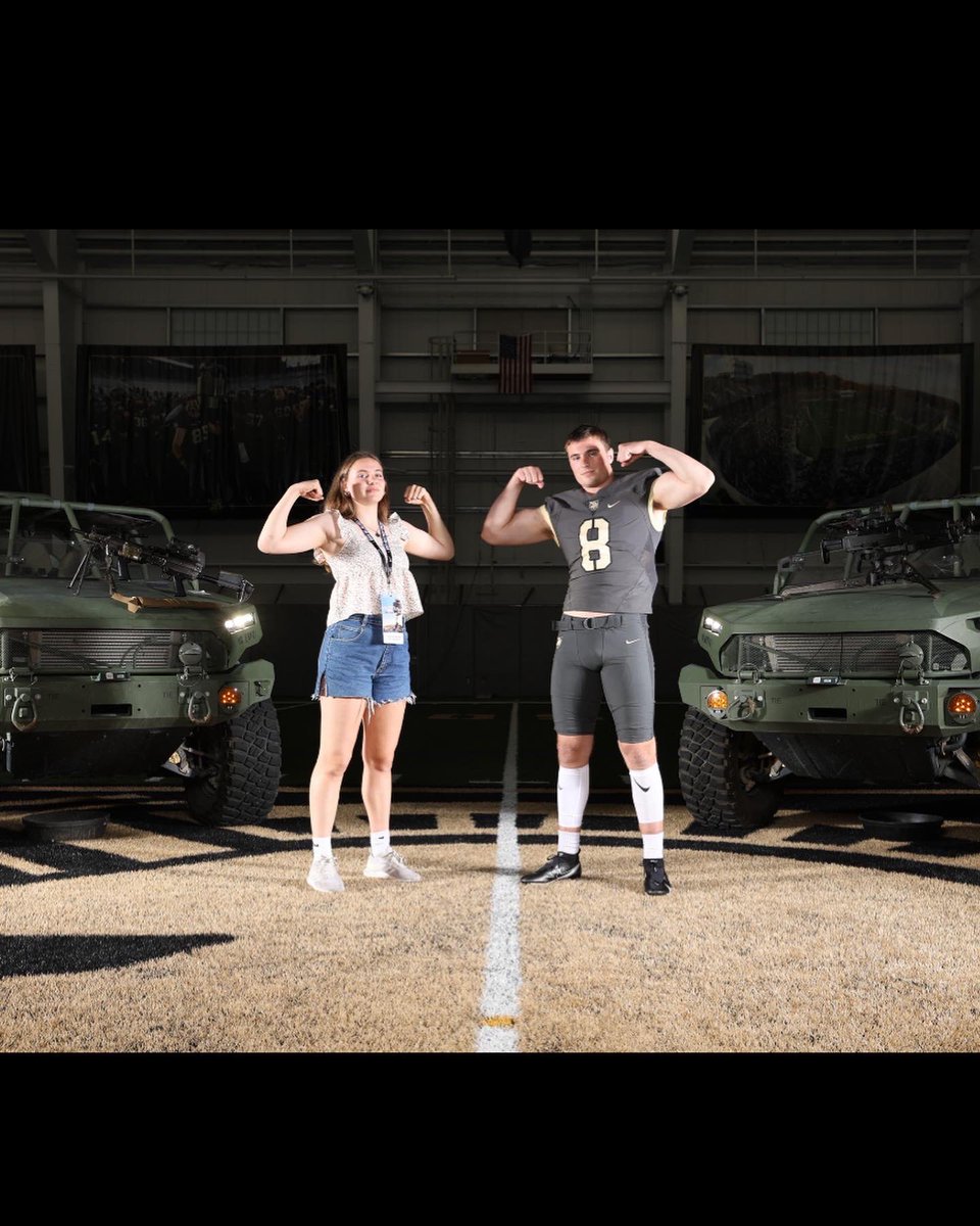 24AsherWilson's tweet photo. Thank you Westpoint for your hospitality on my visit. Had a great time and looking forward to the future here. @CoachBPowers @CoachJeffMonken #beatnavy https://t.co/RztS2R3Jmz