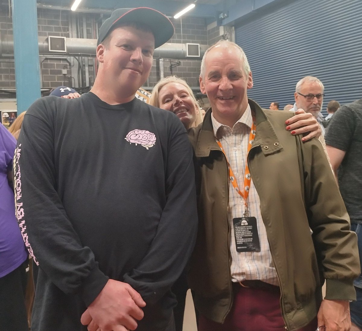 Was a great time at EM-Con 2023 meeting Hugo Myatt, Julian Glover and Chris Barrie (even got photo bomb from Chloë Annet 😂) #EmCon #Knightmare #IndianaJones #RedDwarf
