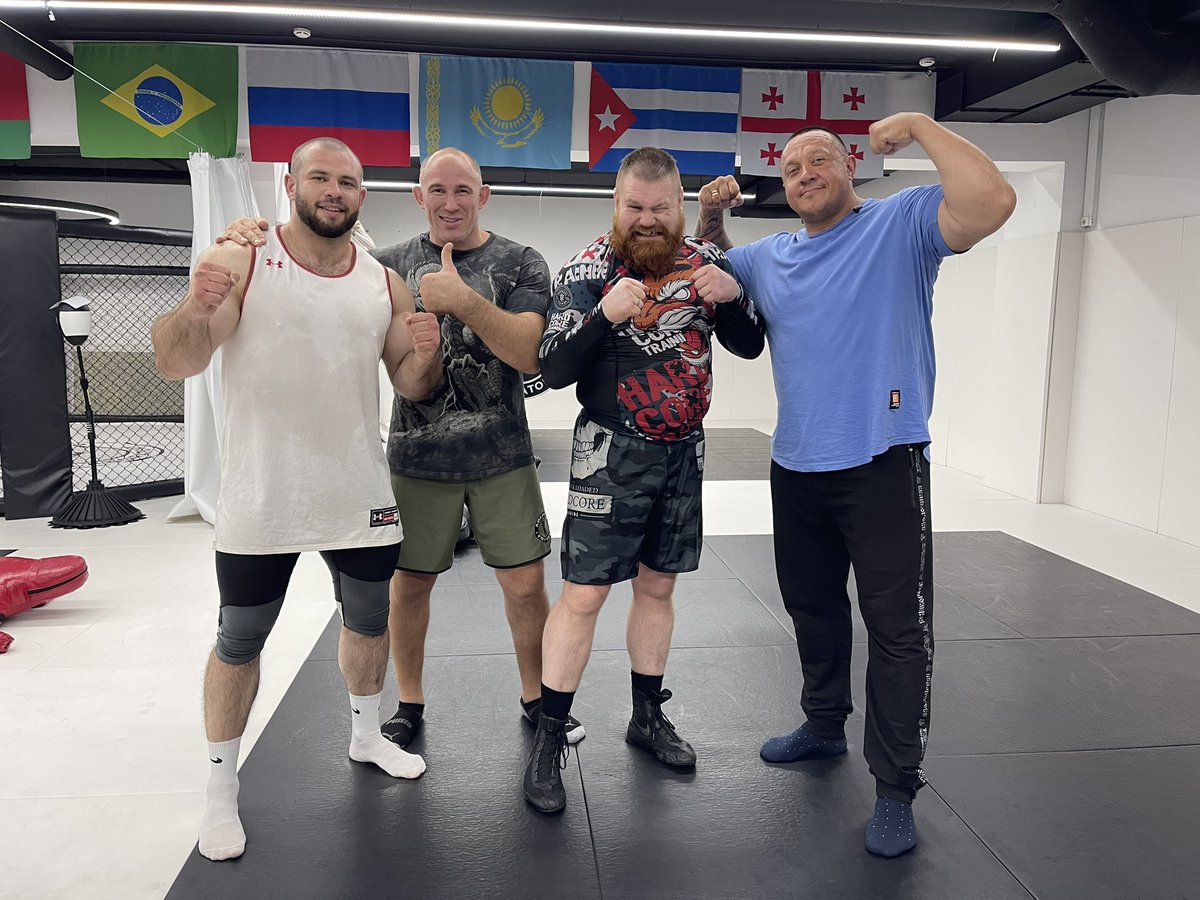 oleynikufc's tweet photo. Отличная команда 💪😎
Dream team 
#sport #mma #gym #laptevteam #dreamteam #team #ufc #спорт #олейник #oleynik https://t.co/yCyTRoEchw