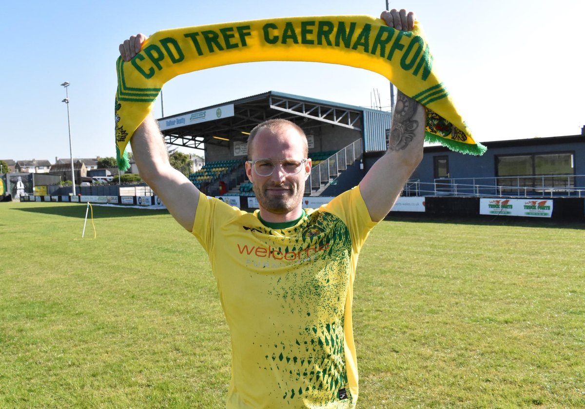 CPD Tref Caernarfon Town FC tweet media