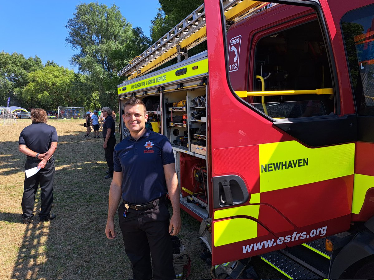 Newhaven crew again engaging with our communities at Denton Community Challenge, just can't keep us away 👍 #Newhaven #homefiresafety @EastSussexFRS