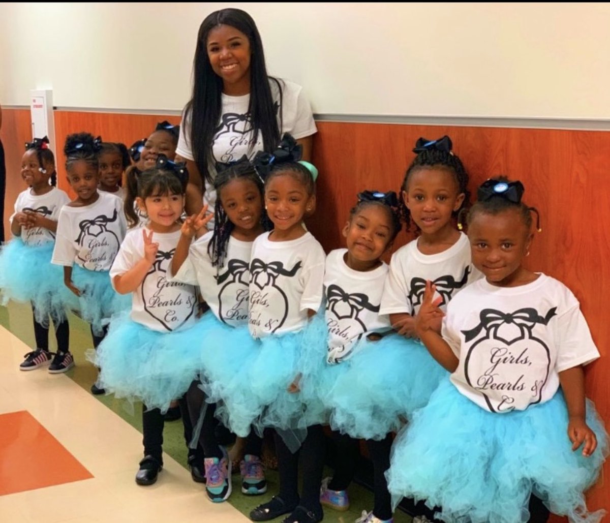 AlynthiaCurtis's tweet photo. If God is for you, WHO!? My baby girl is an amazing mom, daughter, sister,  cousin, friend, teacher, and most recently counselor! Congratulations! 🎉 #shepassed @HISDElementary2 @SCtheeteacher #lookingforajob https://t.co/2OalDde0WY
