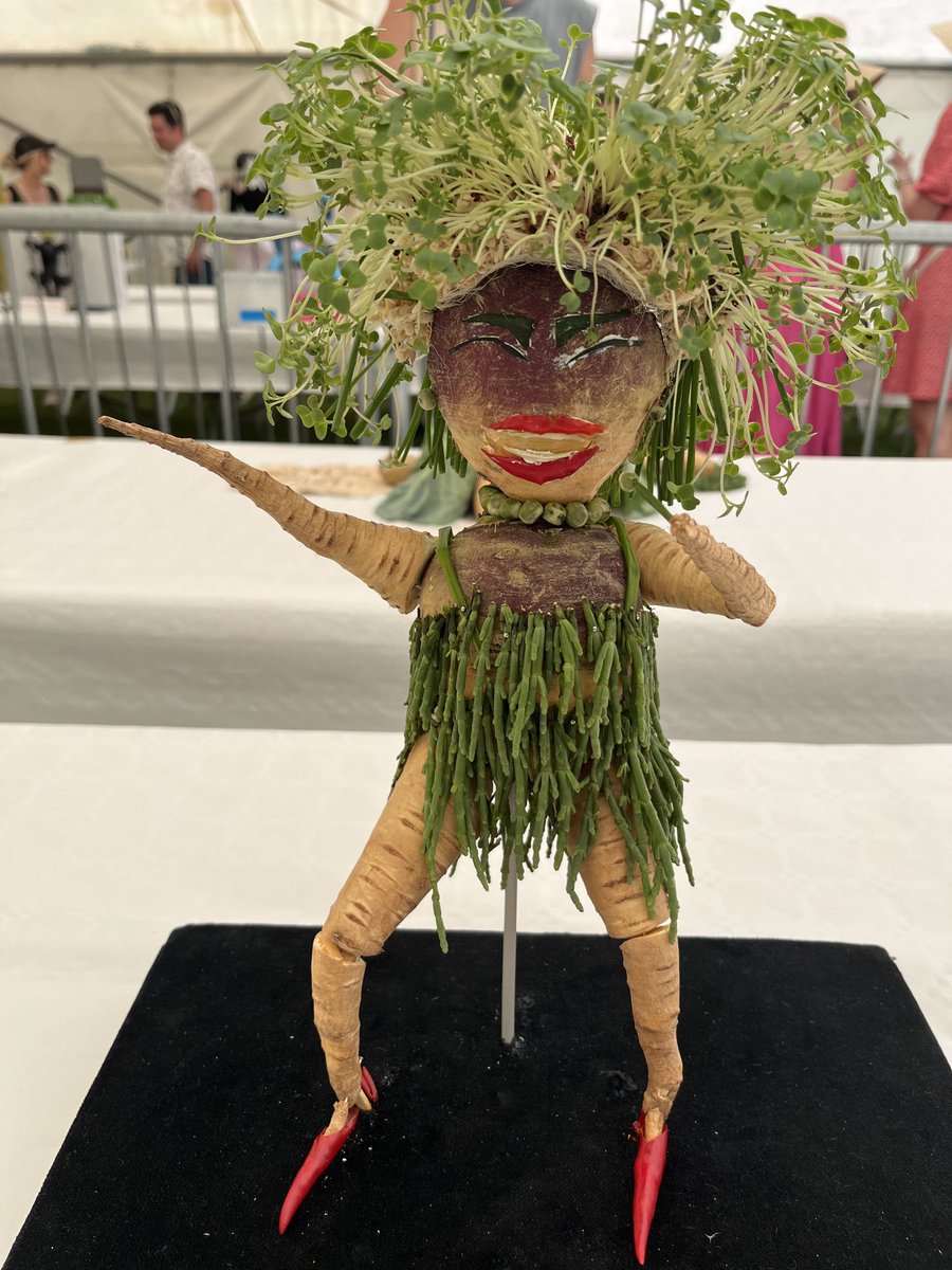 I queued for 50 mins to see the sculpted vegetables at the Lambeth Country Show, but it was worth it.