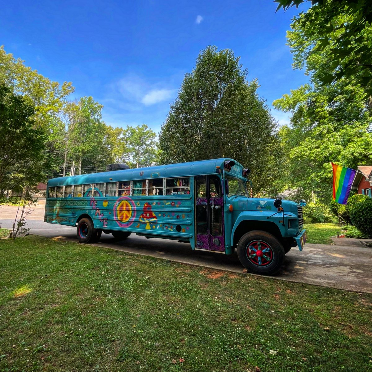 “I guess you could say things are getting pretty serious.” 🙌

She’s out of her parking spot and in the driveway for loading and one last wash. 🚎

T-Minus 72 hours until we roll out to the greatest party on this planet. 🔥🌈