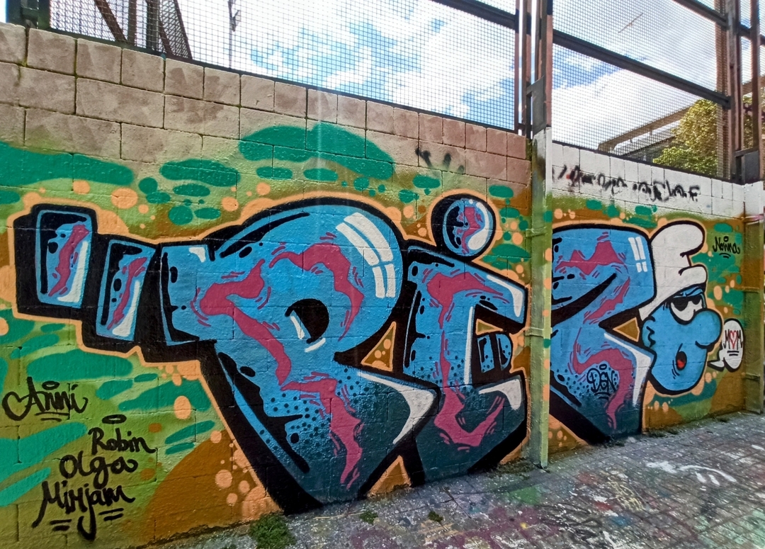 Artist: @Lovemachine
Wall: #Barcelona, #Drassanes, #pintura #colores #muralismo #mural #streetartbarcelona #arteenlacalle #artalcarrer #artist #arte #streetartbcn #graffiti #graffitibarcelona #instagraff #streetart #barcelonastreetart #montanacolors #arteurbano #wallspot