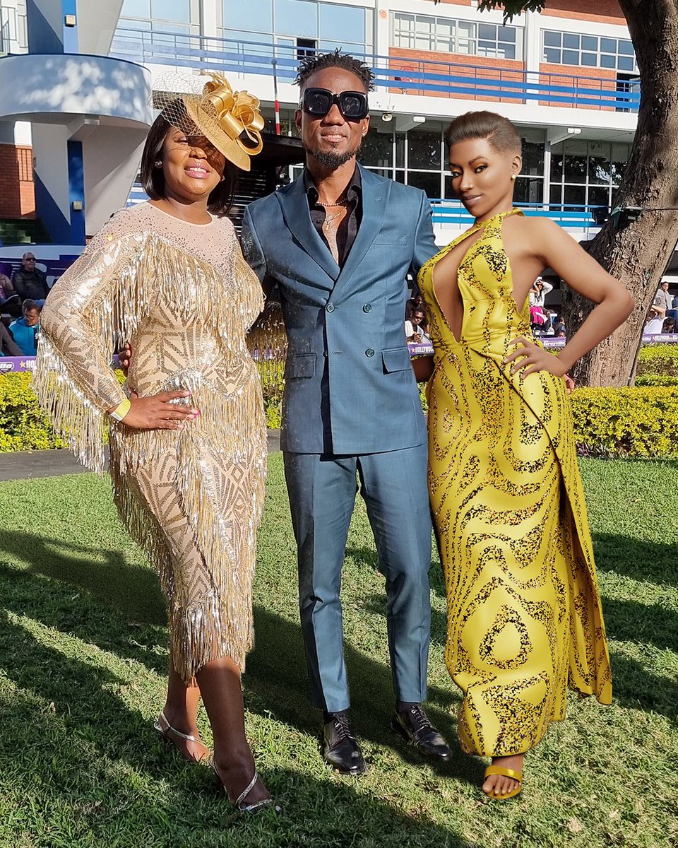 Was so great to see <a href="/SimplyCarol8/">Carol Tshabalala</a> and <a href="/thetrueteko/">Tsholofelo Teko Modise</a> out at the #HollywoodbetsGoldChallenge today ahead of the #HollywoodbetsDurbanJuly 🤩💜🥂