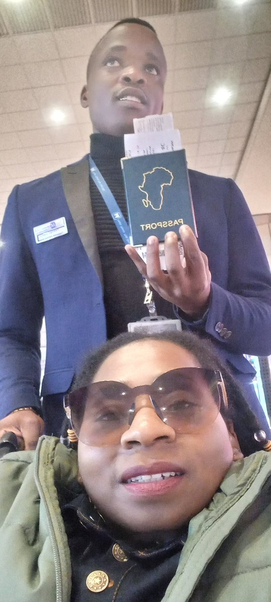 GwiziSoneni's tweet photo. #DisabilityTravelDiary
One of my brightest moments when I travel is that I meet a lot of people who assist me "beside my AId" they allow me to capture every moment as I journey &they become part of my story. Going to board✈️ with help from #ACdept #AirportTeam
#IamFlawsome https://t.co/qTnO1XmN2O