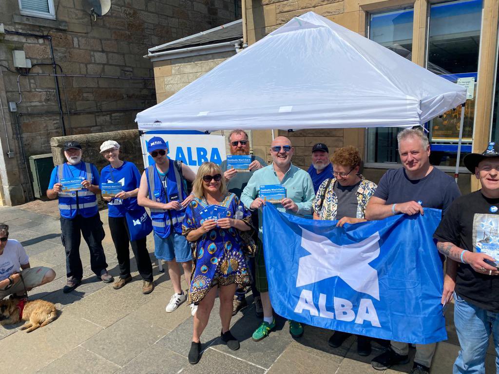Campaigning in sunny Bellshill with @eastlothianmp, @JNHanvey and these wonderful indy activists #VoteALBA #ALBAforIndependence🏴󠁧󠁢󠁳󠁣󠁴󠁿