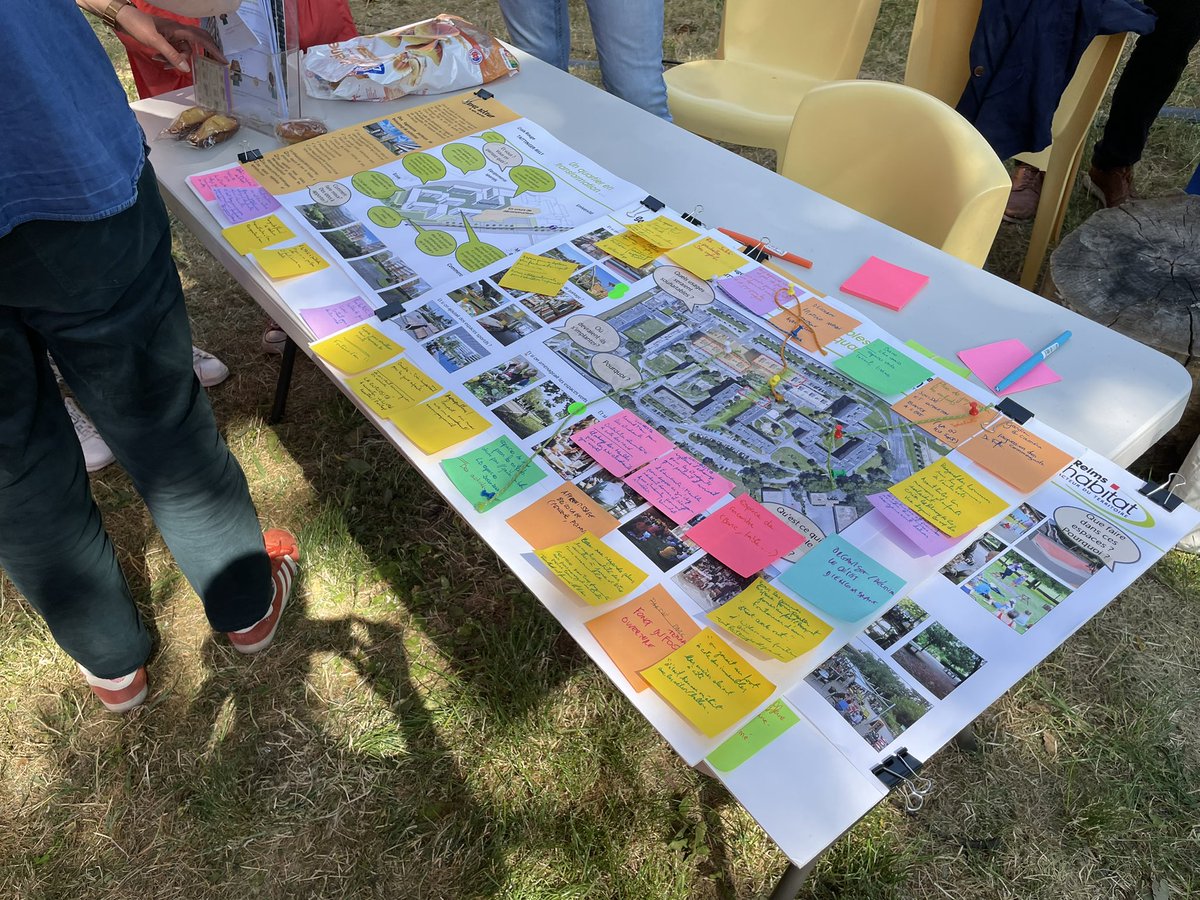 Strozy_A's tweet photo. Une nouvelle belle fête de quartier pour Croix-Rouge Université, avec le soutien et la présence @Reimshabitat pour poursuivre le travail de concertation dans le cadre du #renouvellementurbain du quartier 

#viedesquartier #NPNRU #Reims https://t.co/ysNv1UYELx