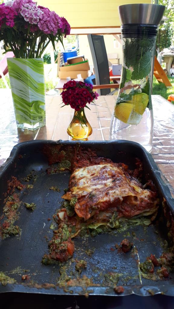 Ich liebe die Zeit, in der fast alles auf dem Mittagstisch aus dem Garten kommt! #Spinatlasagne
