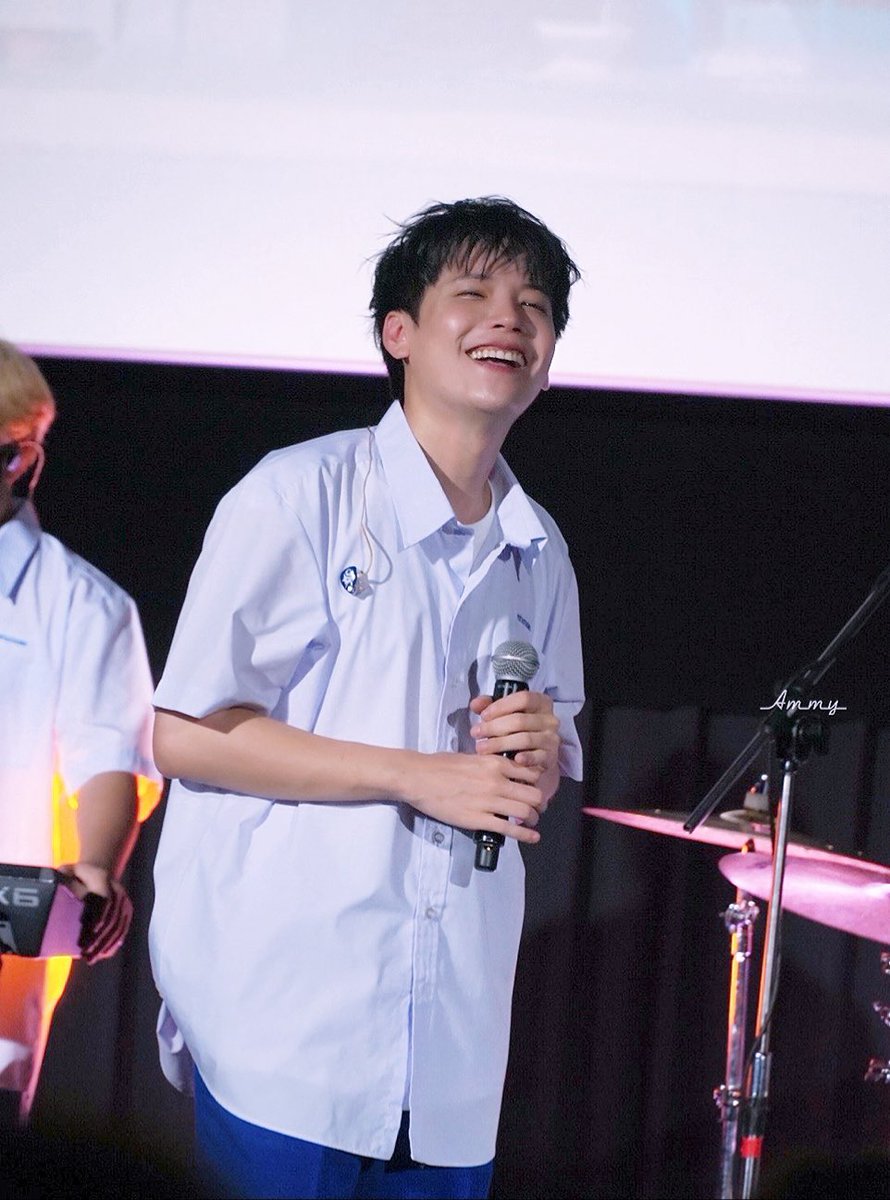 Ammy_ChP's tweet photo. ชอบลิสต์เพลงวันนี้มากจริงๆนะ เพลงในบ้าน AF ก็คิดถึงตอนเฝ้าหน้าจอ เพลงอัลบั้มเก่าก็นึกถึงตอนตามไปทุกอีเวนท์ 😭 ปล. วันนี้พี่คชาเต้นเยอะนะเรา ดุ๊กดิ๊กๆ น่าหมั่นเขี้ยวมากกก อยากหยิก 🤨 🥰  จัดคอนร้องเพลงเยอะๆอีกนะ พลีส #KachaNontanun #backtochacoolกลับมาหาคชาคนเท่ https://t.co/QFIdxd2XSy