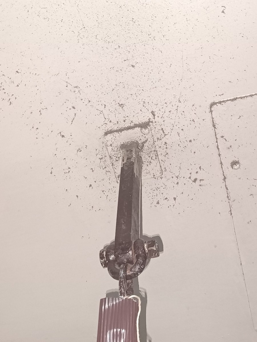 dharma_mehta's tweet photo. @RailMinIndia @RailwaySeva @AshwiniVaishnaw
Train 22663 CHENNAI JODHPUR EXP
Damaged, soiled,dirty seats, dirty overhead panels, 1 charging point in whole cabin...all this in 2 tier AC COACH, what's wrong @RailMinIndia https://t.co/MpsXhPGlkw