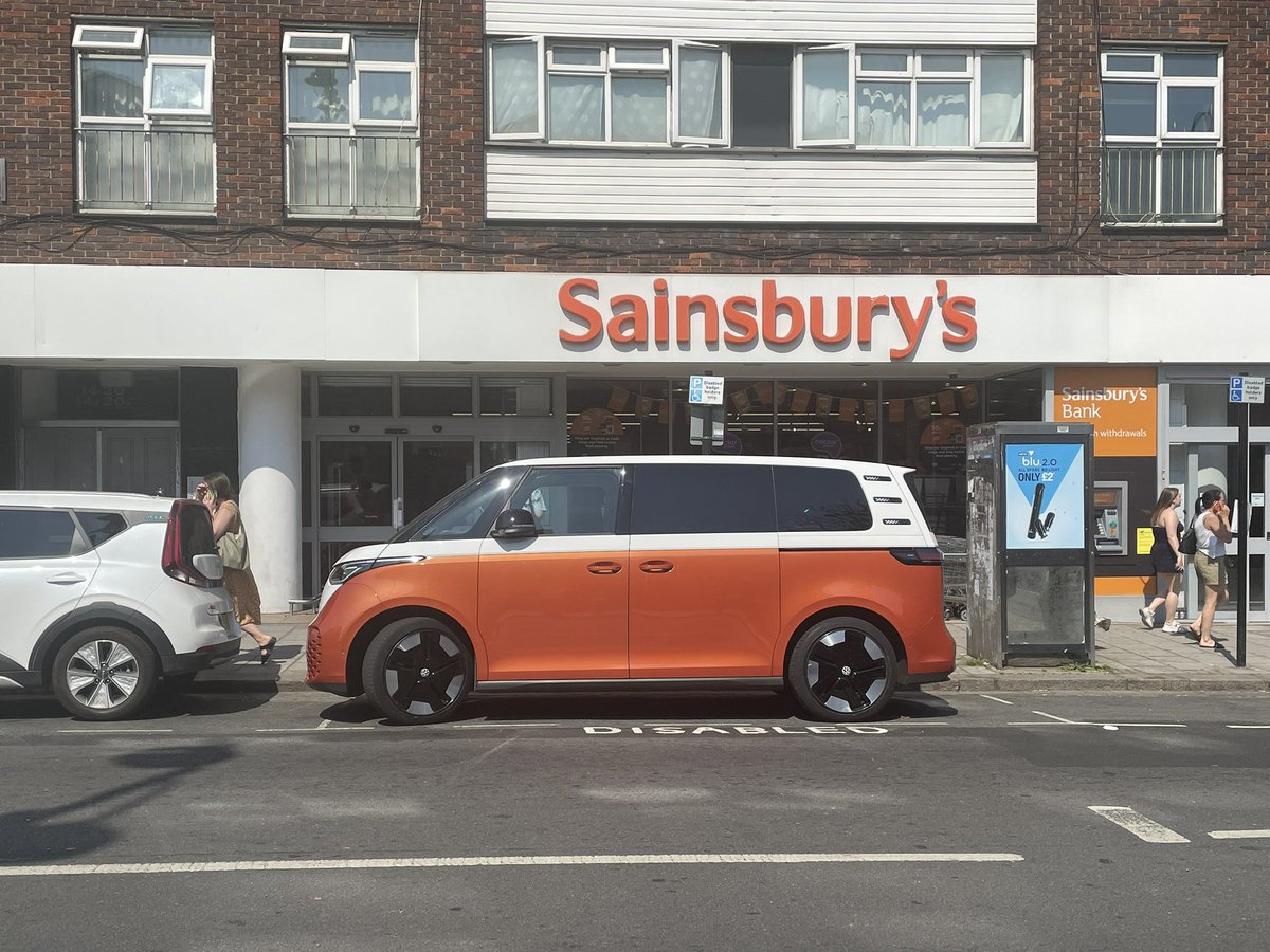 hanseric's tweet image. First in the wild! #idbuzz