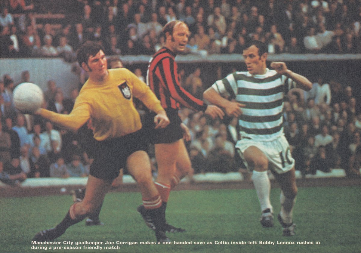 ScotsFootyCards's tweet photo. #JoeCorrigan #ManCity (wearing a #QueensPark goalie shirt) v #BobbyLennox #Celtic #DailyRecordBookOfScottishFootball 1971 https://t.co/EaHumzBxSb