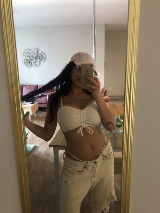 who am I seeing in LA next week!!! hot n sweet mutuals plz hmu, i&rsquo;ll be downtown from Sunday to Sunday