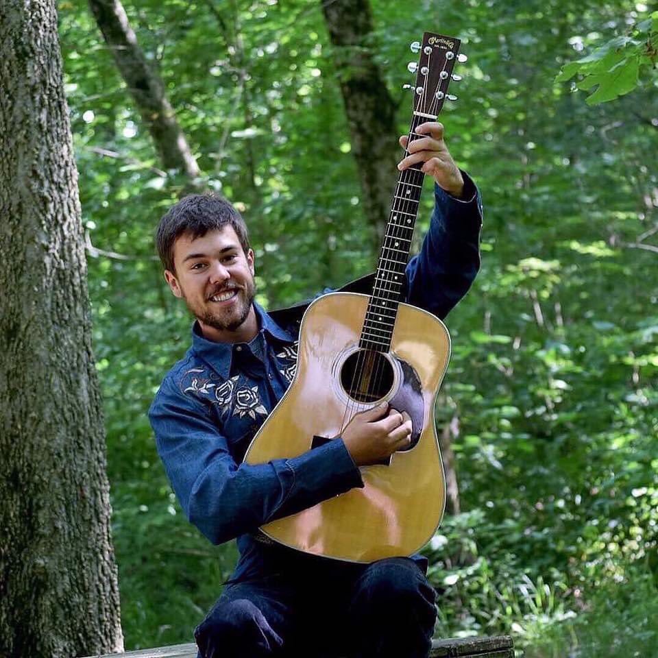 12OaksVineyard's tweet photo. Happy National Rosé day! Rosé is one of the oldest known types of wine, dating back to 600 BC. Congratulations to these wineries for having their Rosé wines selected as Illinois Signature Series Rosé wines! Enjoy one of our Rosé wines today &amp; enjoy the music of Quinten Voss. #tov https://t.co/ajCPQEHo3y