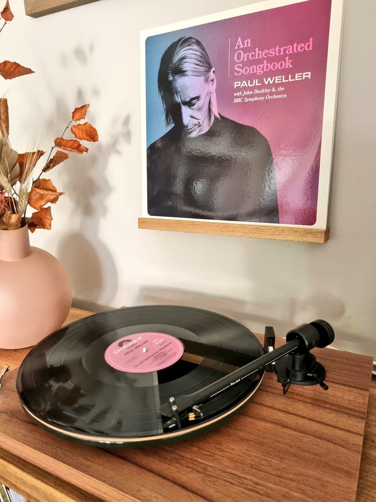 Never even knew this existed, until @CheapIndieVinyl posted about a sale from @DiginRecords the other day.
Big sounds on this 👌🏽

#NowPlaying️ @paulwellerHQ
