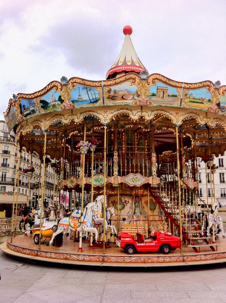 #TheGoodLifeFrance Carousel near the Pompidou.