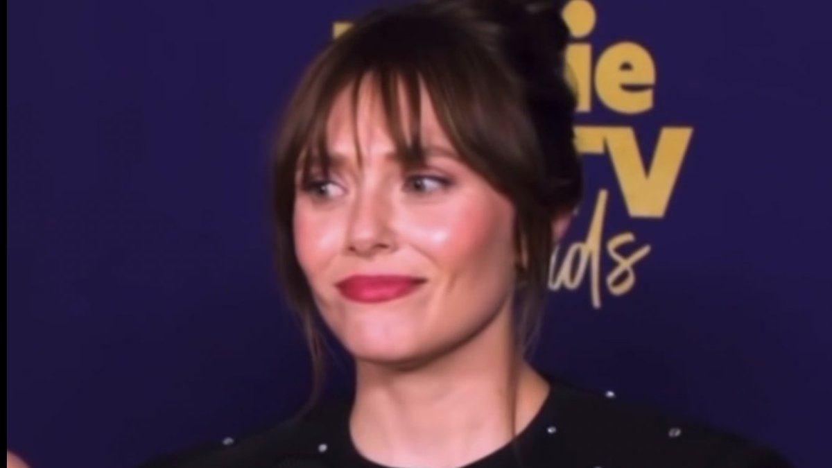 the faces elizabeth olsen made when kathryn hahn gave her compliments \€<*<€<€