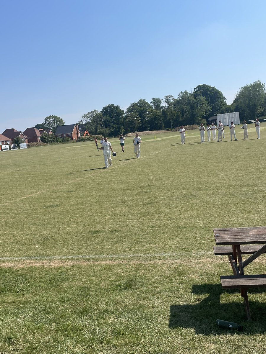 SouthwaterCC's tweet photo. 1s hit 369/3 off 40.
N Baker 183*
J Bell 54*
Superb boys! #SCC https://t.co/DTpQezUNYU